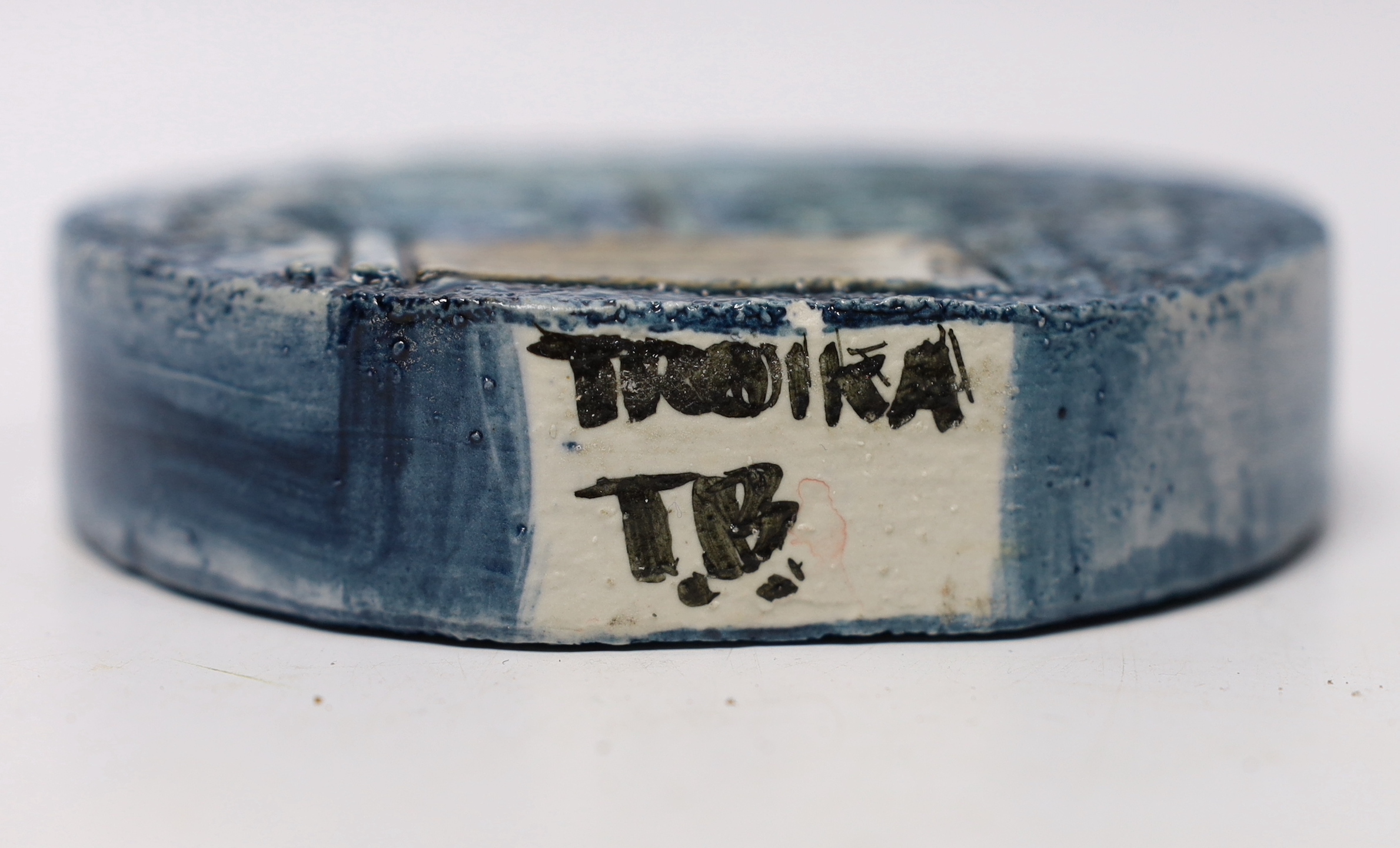 A Troika wheel vase, signed to the base ‘Troika T.B.’, 11.5cm